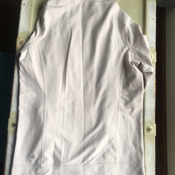 EUC size 8 Lululemon ‘In Stride’ full zip jacket ~ Blush Colour - Picture 5 of 7